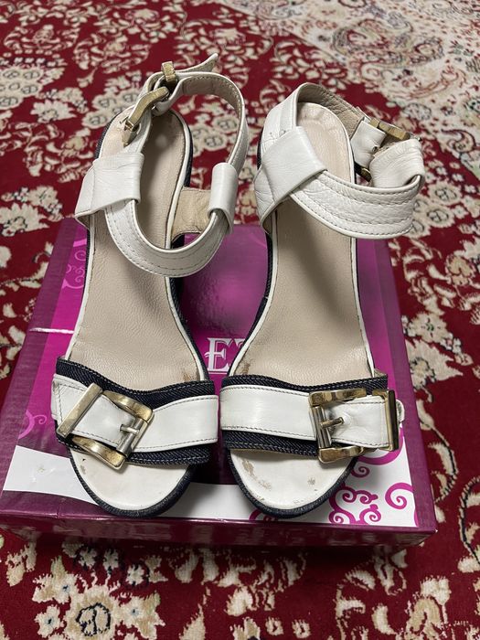 Босоножки на платформе