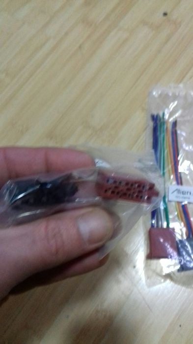 Mufe ISO mama sau tata