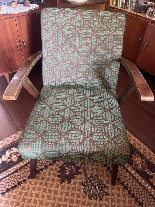 Обзавеждане гардероб диван