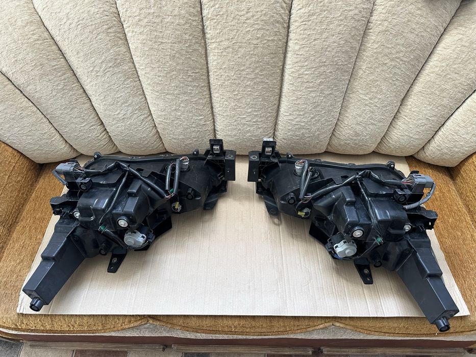 Faruri, Far stanga / Far dreapta Mazda CX5 2017-2021