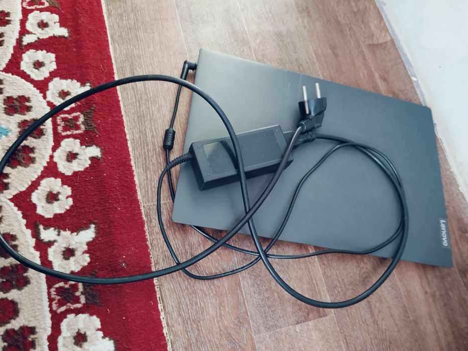 Lenovo нотбук  сатылады