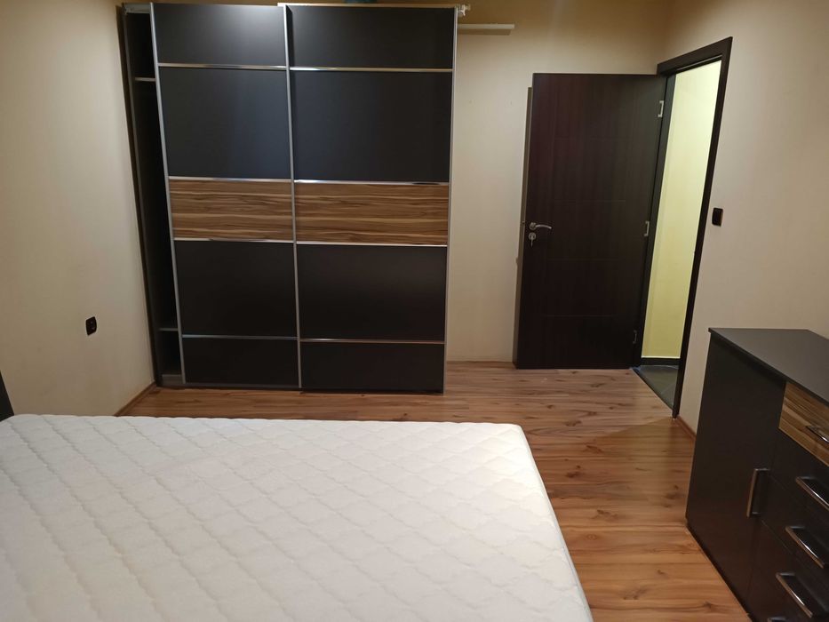 Продавам 3-стаен апартамент в гр. Шумен - снимка 3