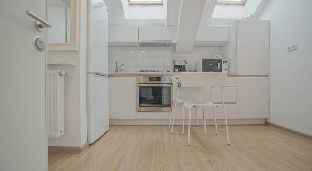 Inchiriez studio central, strada Traian 21, constructie 2016