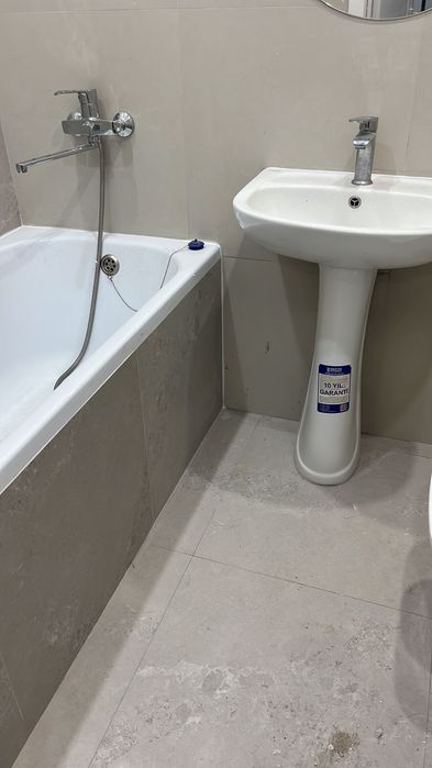 Ремонт .кафель. левкас. оаминат