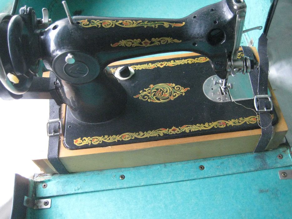 Швейная Машинка Ручная Подольск В Кожаном Родном Чемодане Рабочая