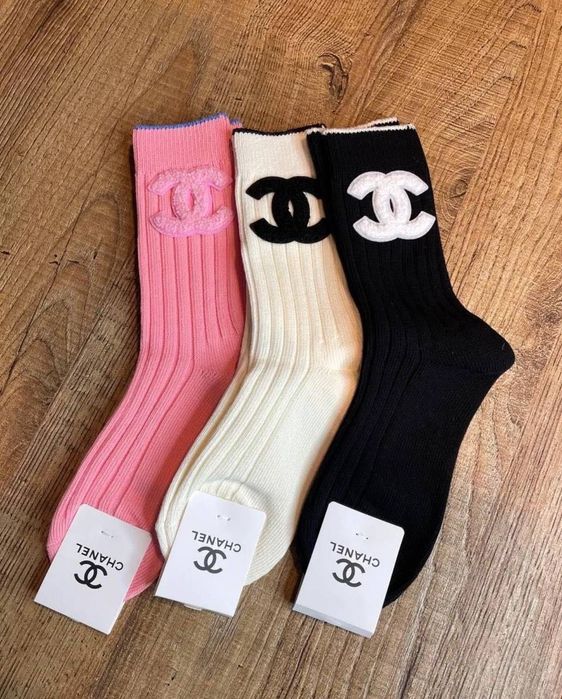 Чорапи chanel черни розови и бели
