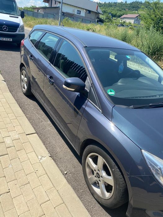 Vând Ford Focus.