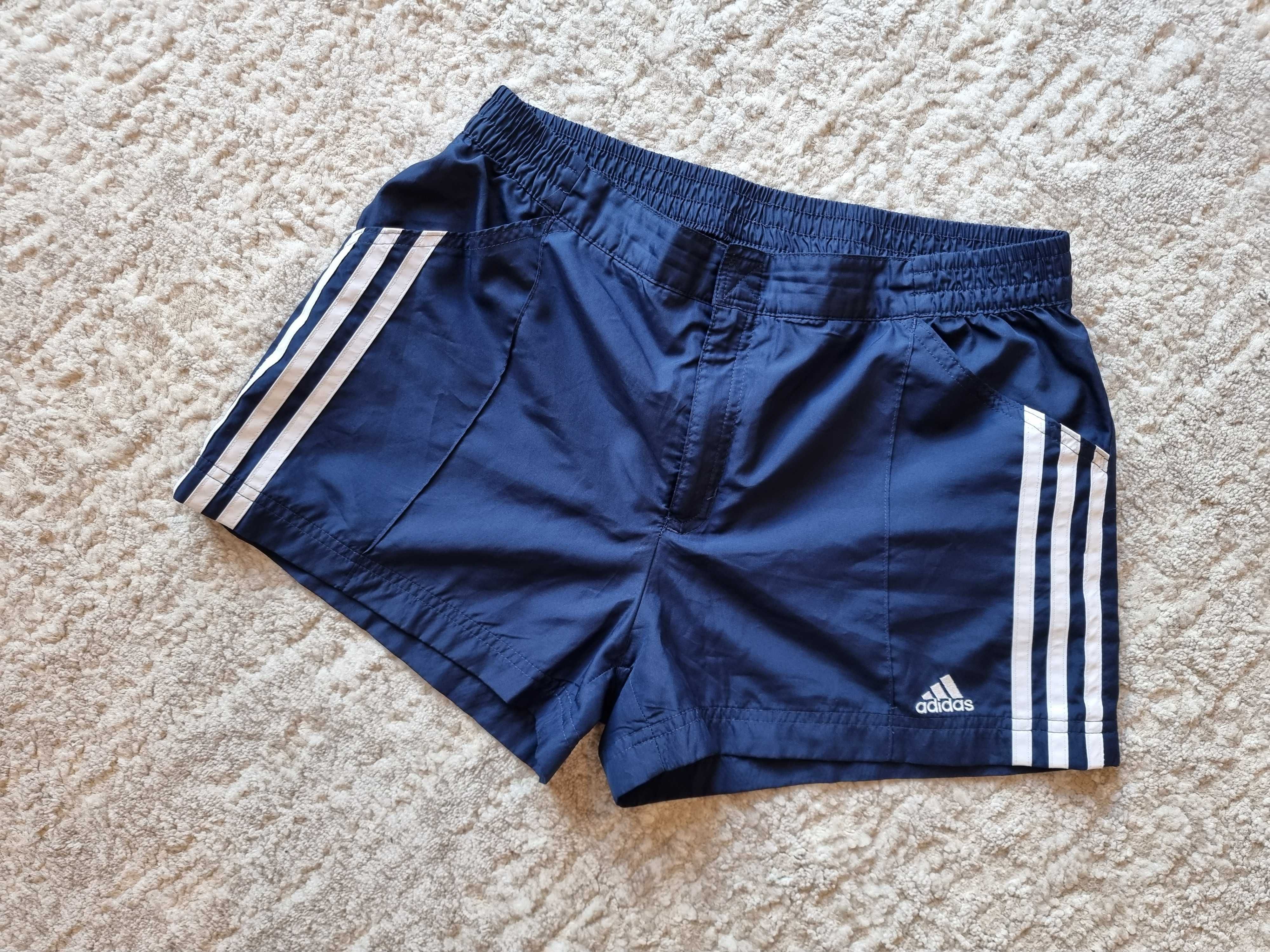 Adidas dama hotsell pantaloni scurti