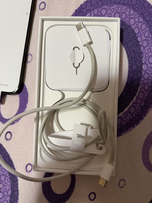 Iphone 15, black 128GB+ accesorii
