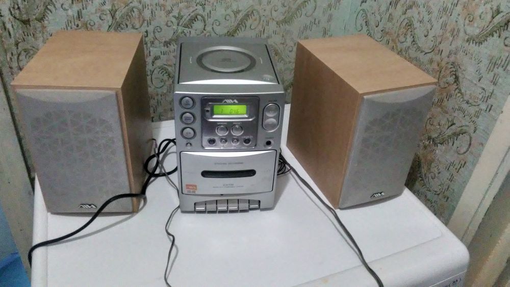 vand combina sony, funcționează.