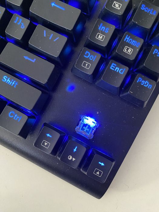 Продам игровую клавиатуру