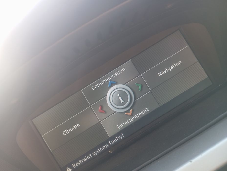 Продавам BMW E90 2.0 143 На Части