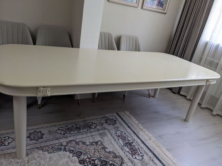 Продам комплект стол стулья.