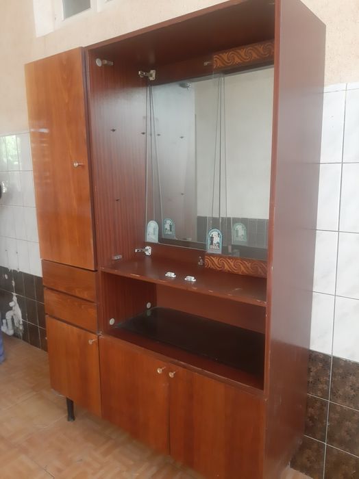Сотилади сервант