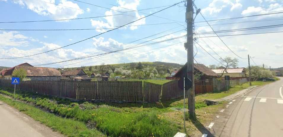 De vanzare teren de 2160 mp-utilitati-acces 2 strazi  in Cerghid