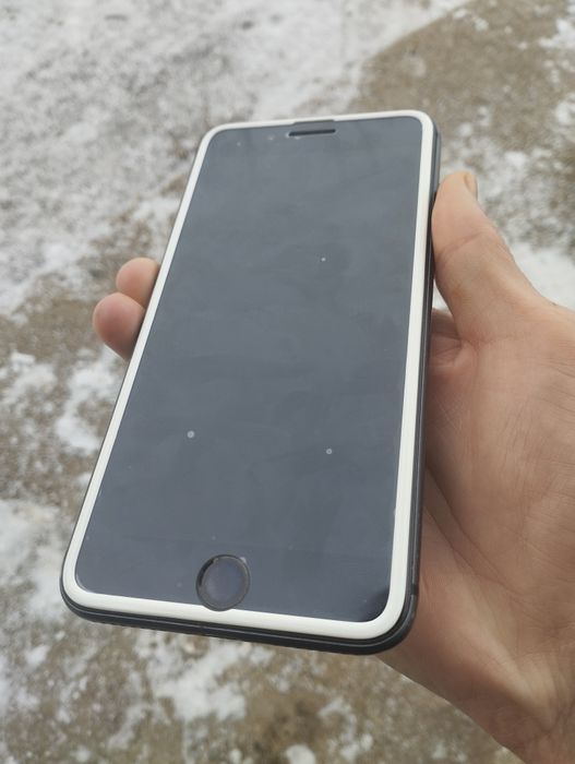 Продам Айфон 8 плюс