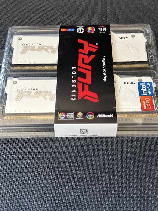 Рам памет  32GB (2x16GB) DDR5 6000 MT/s  CL 36 Kingston FURY Beast White RGB EXPO/XMP 3.0