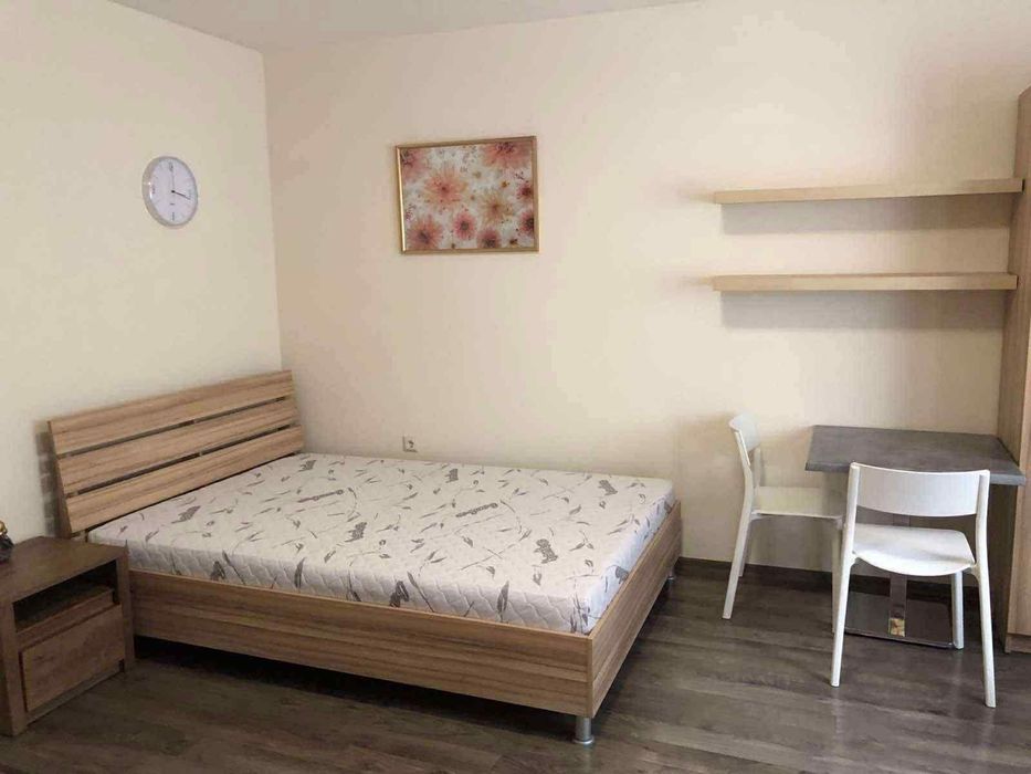 Дава се под наем Едностаен апартамент в Варна, Център - 20 кв.м за 357 € - Снимка #2