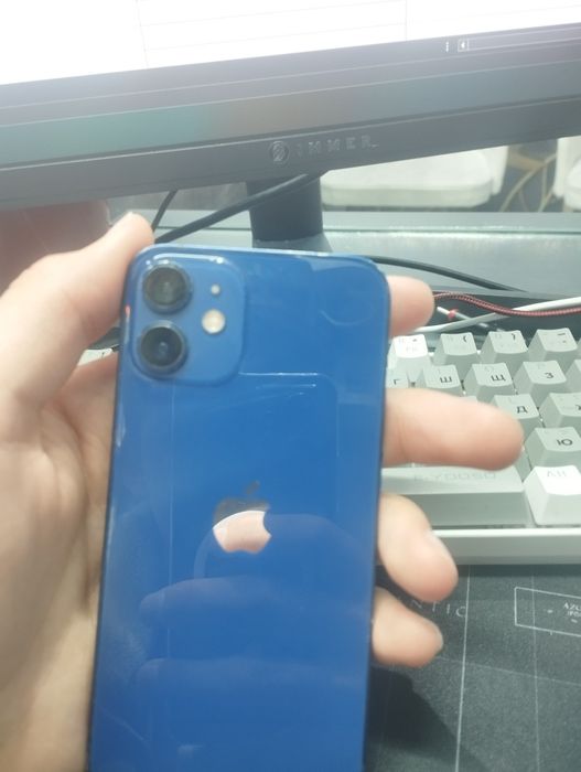 iPhone 12 mini ideal holatda