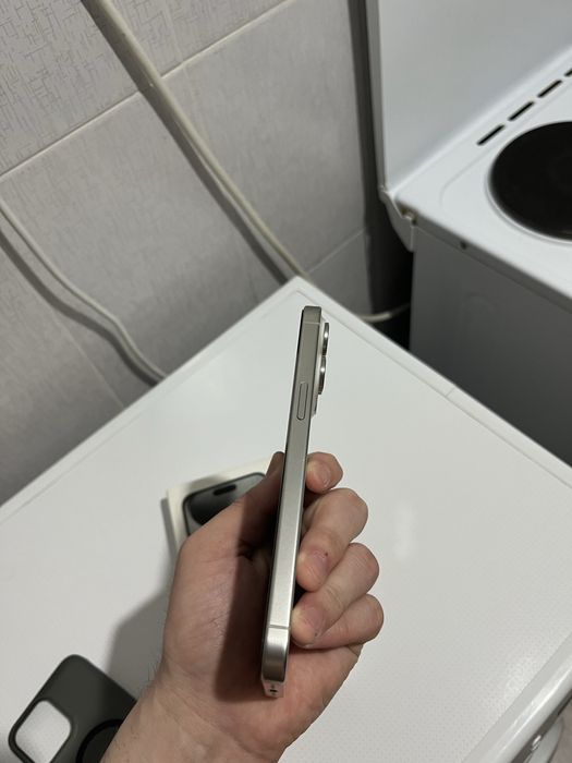 Apple 15 pro max (256)