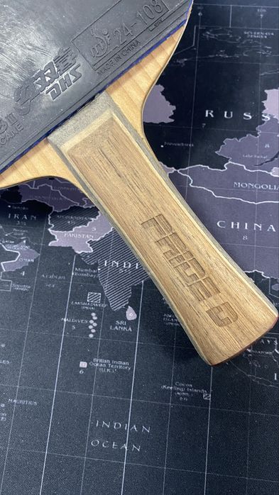 Продаю защитную ракетку