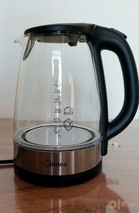 Чайник электрический Midea с подсветкой