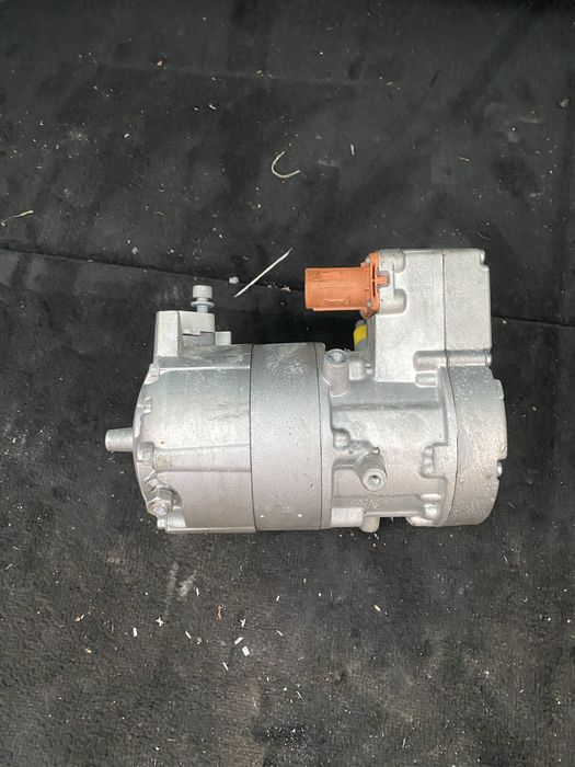 BMW Компресор 2 U06 X1 U11 X3 G45 5A5F559 AC