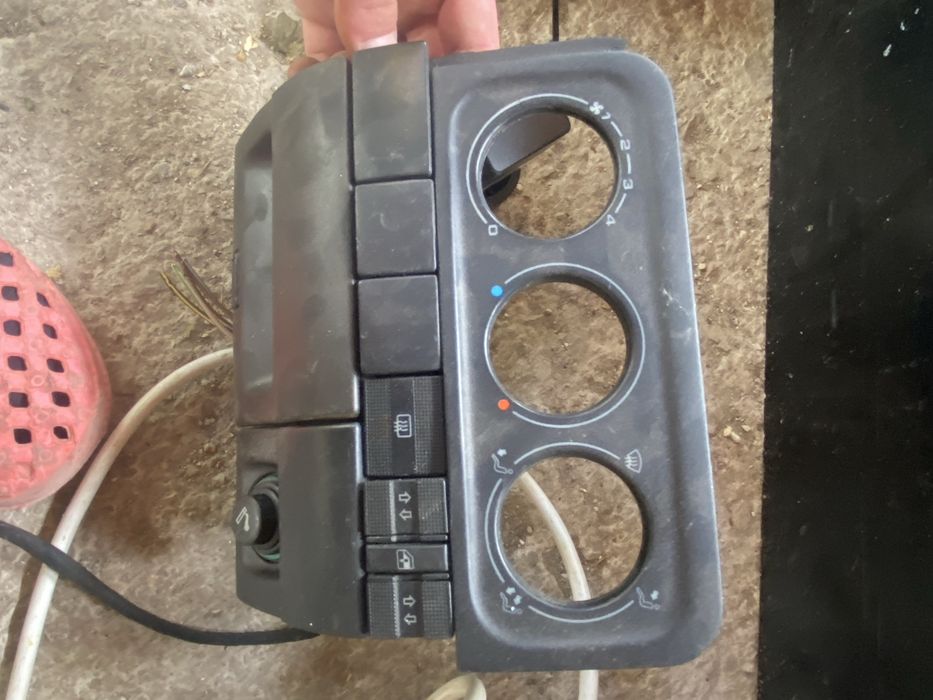 Продавам останали части от голф 3