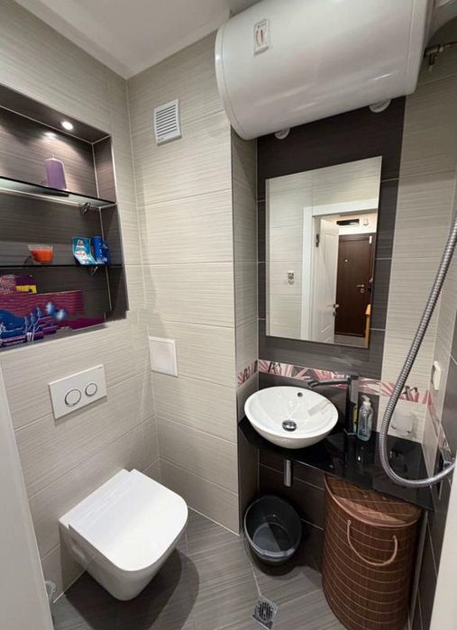 Дава се под наем Тристаен апартамент в София, Витоша - 85 кв.м за 987.36 € - Снимка #10