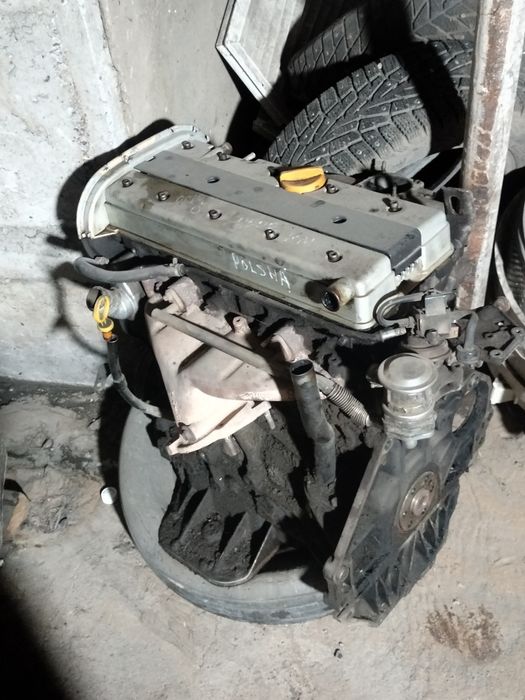 Продам двигател на запчасти Опель вектора б 1.8,