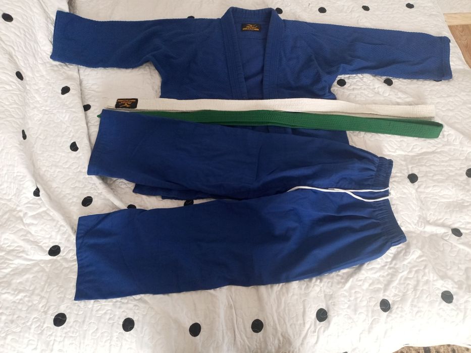Продам кимоно дзюдо срочно !!!