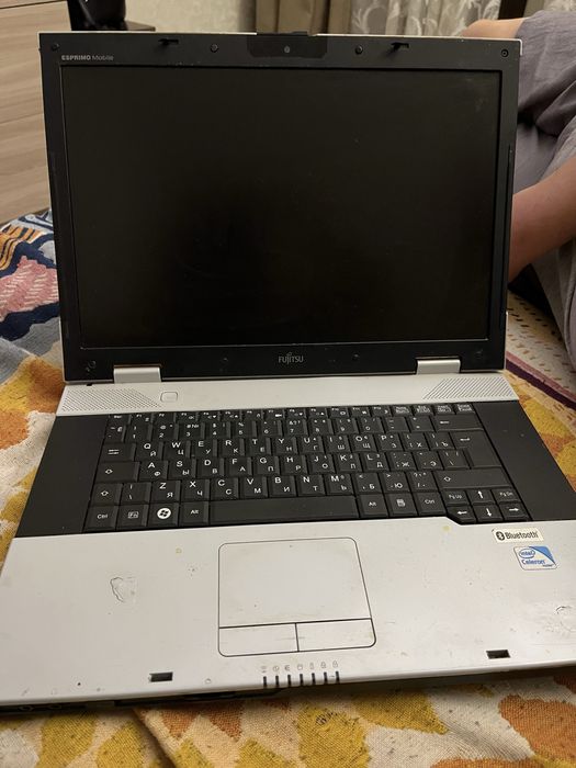 Продам   ноутбук на запчасти. .