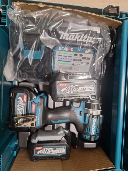 Makita masina de gaurit cu percutie 3 acumulatori 40Vmax XGT garantie