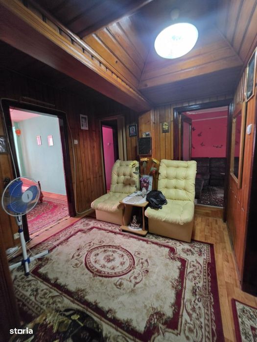 Apartament 3 camere decomandat Mioritei