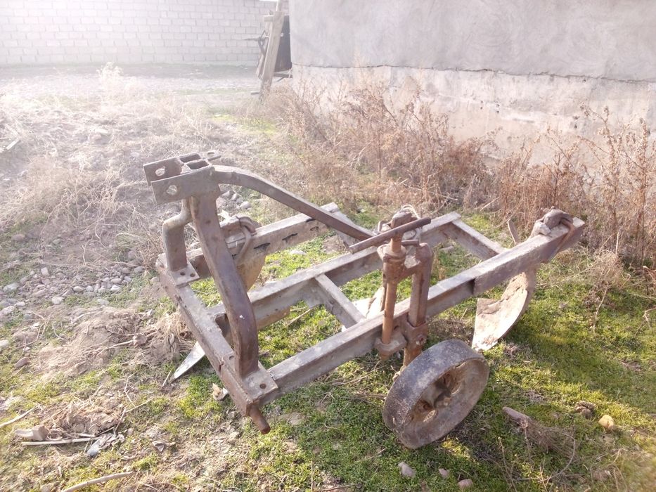 Plug 3 korpus mtz 80 va 82larga tushadi.