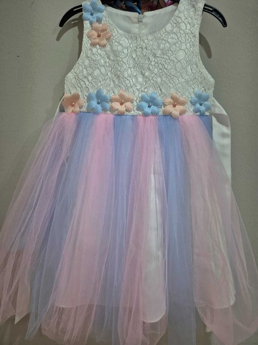 Rochita eleganta fetite