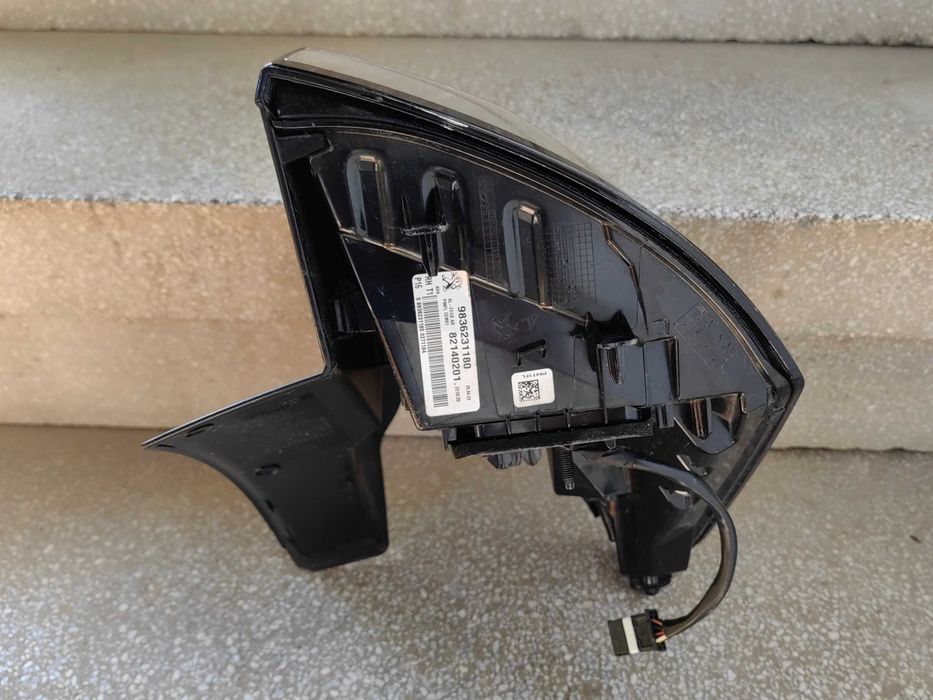 Стоп Peugeot 3008 десен LED / Стоп Пежо 3008 Оригинален