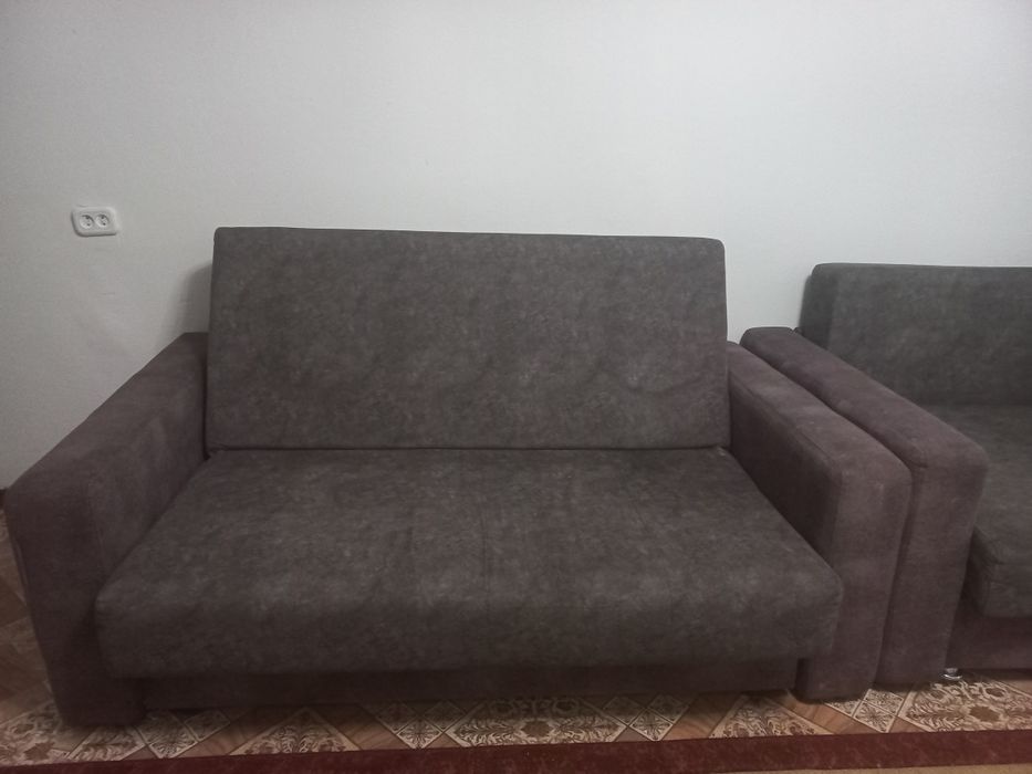 Продается диван в хорошем состоянии