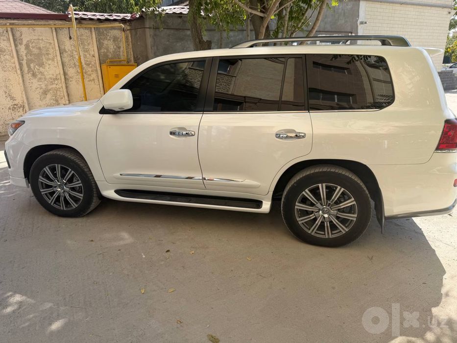 Lexus LX 570 srochna sotiladi