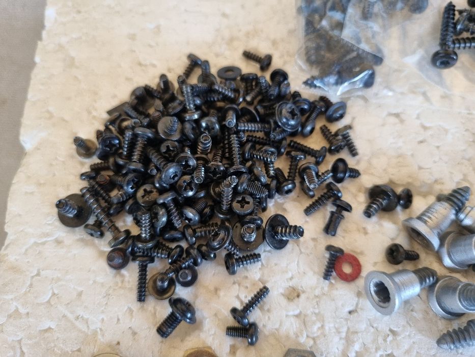 Pachet dif suruburi Boxe, piulite Potentiometre, etc.