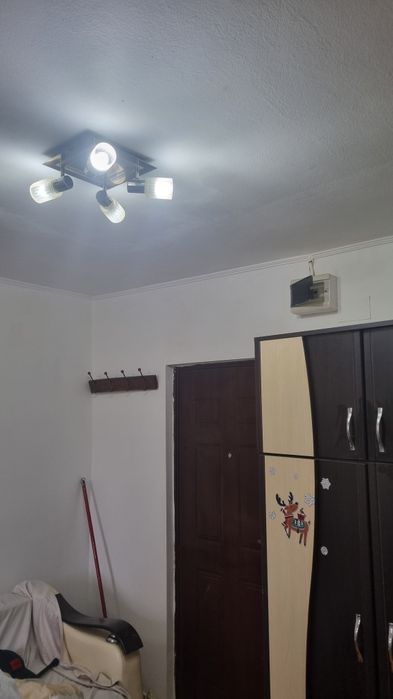 Vând garsonieră zona complex Humulesti