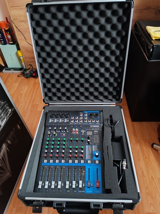 Vind mixer Yamaha cu case și amplificator crown  xls 1502