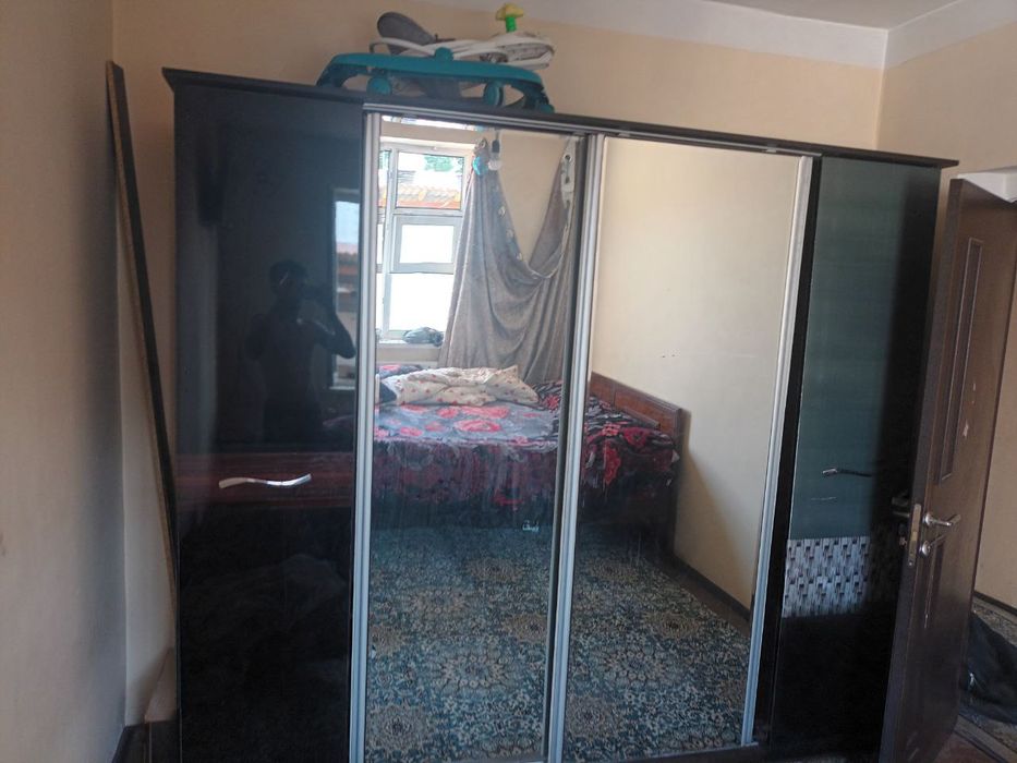 Spalni kamplekt dush kabinasi bilan