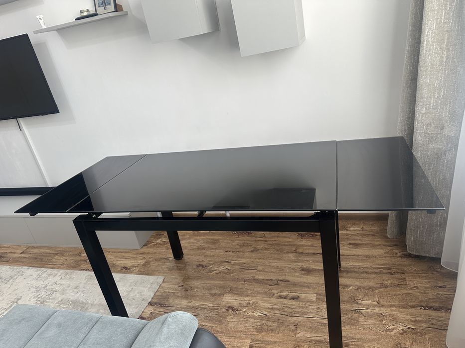 Masa extensibila de buctatie +4 scaune