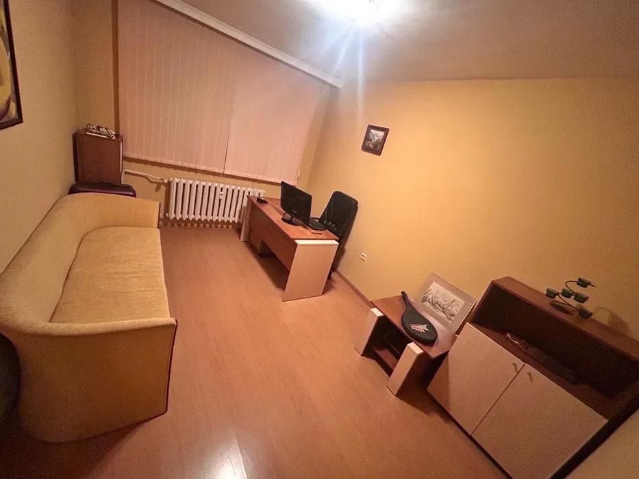 Дава се под наем Тристаен апартамент в София, Медицинска академия - 140 кв.м за 1100 € - Снимка #7