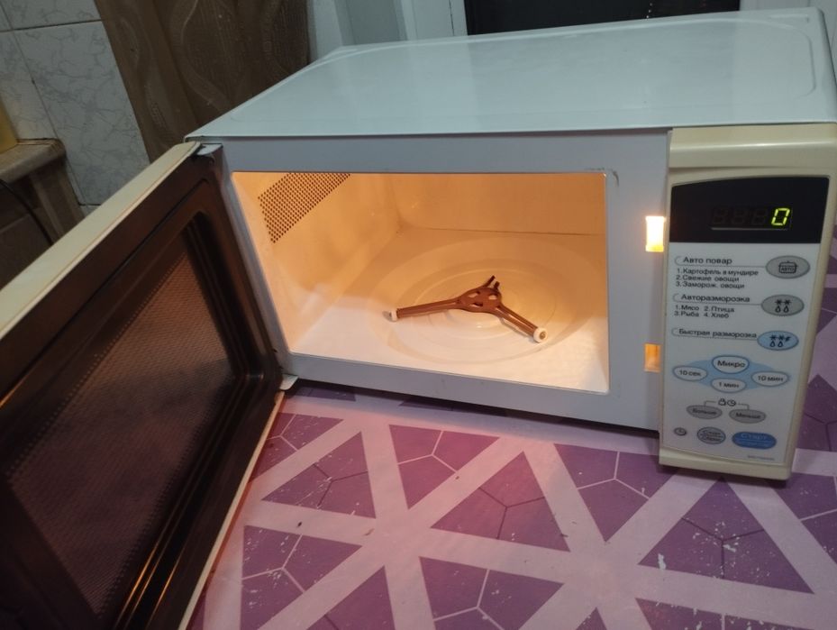 Микроволновка LG