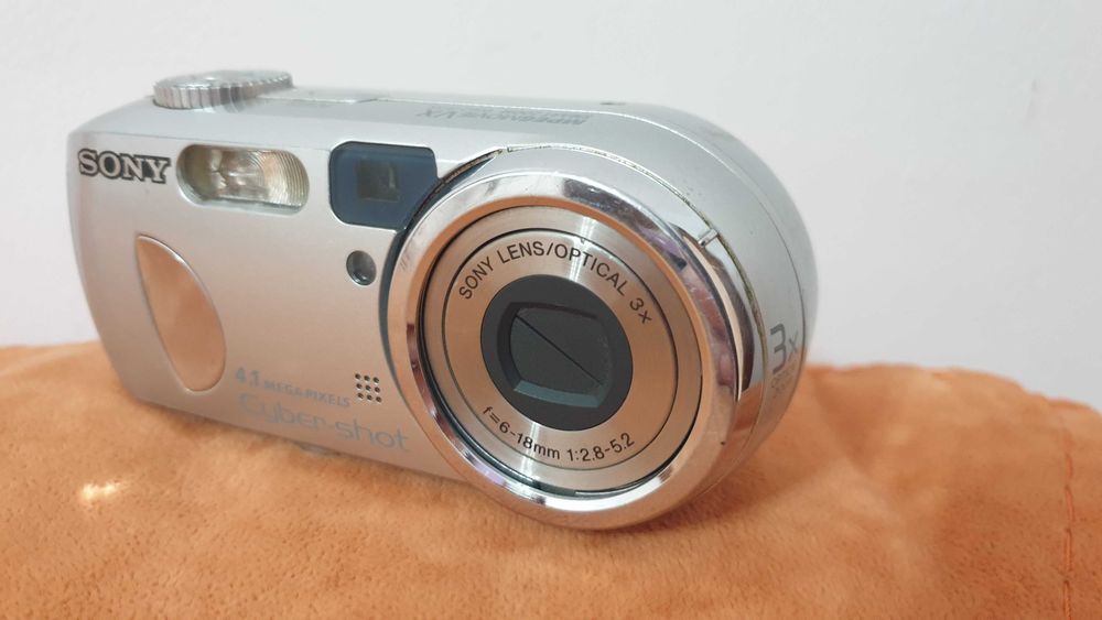 Sony Cyber-shot DSC-P73