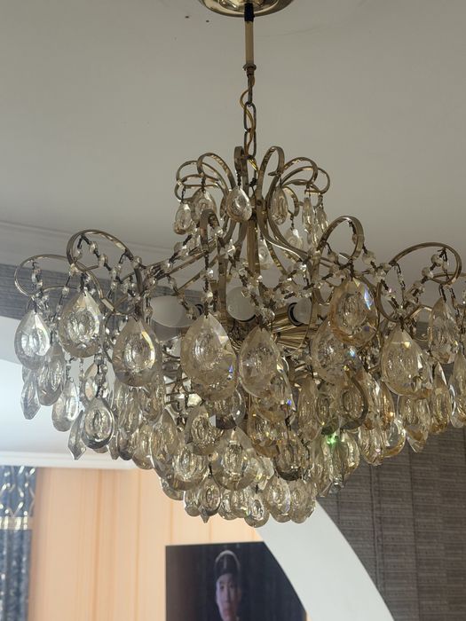 Продам люстры две штуки