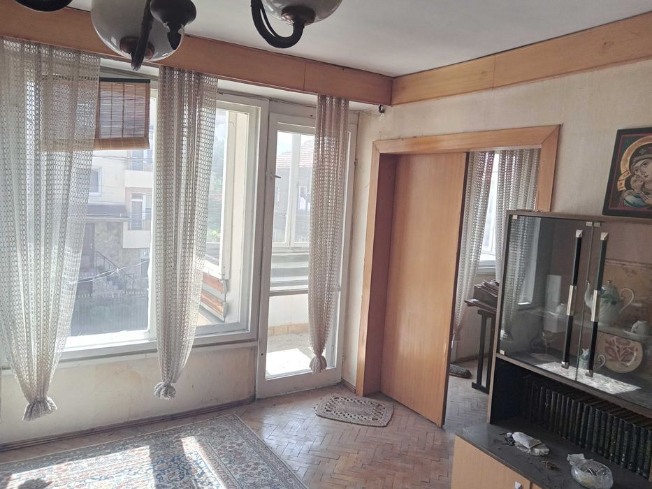 Продава се Четиристаен апартамент в Кюстендил, Герена - 104 кв.м за 962 €/кв.м - Снимка #1