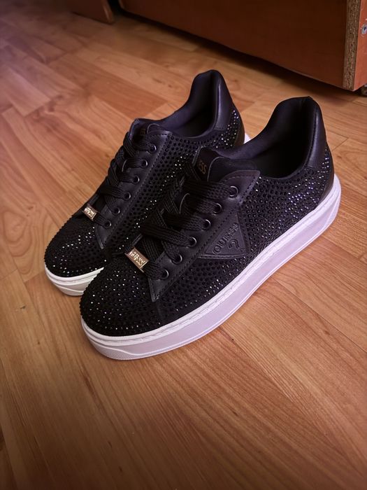 Adidași negri cu pietre Guess – mărimea 36–37 – NOI